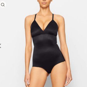 SKIMS BARELY THERE BODYSUIT BRIEF W/ SNAPS